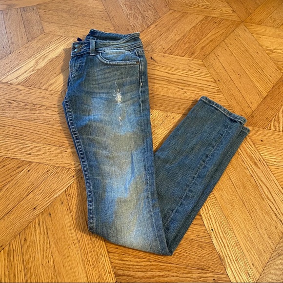 The New York Skinny Distressed Jean